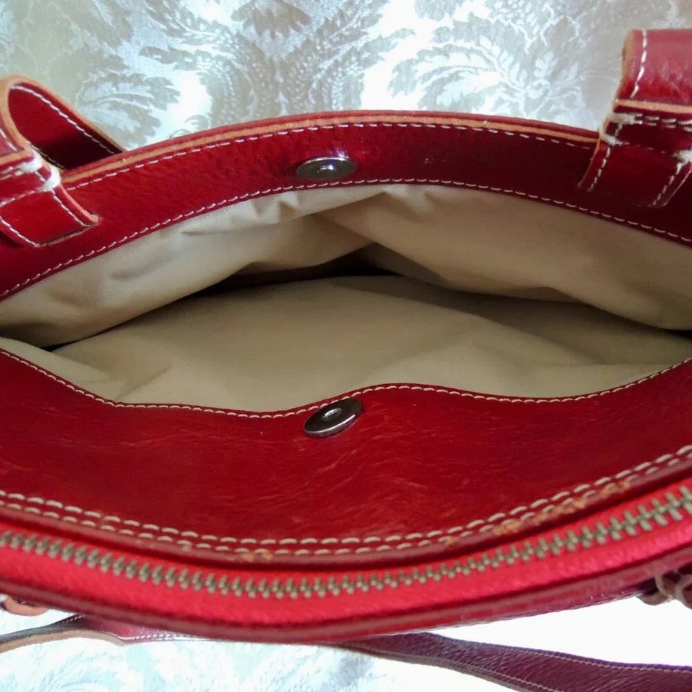 Ellington Red Leather Academia Professional Laptop Shoulder Bag